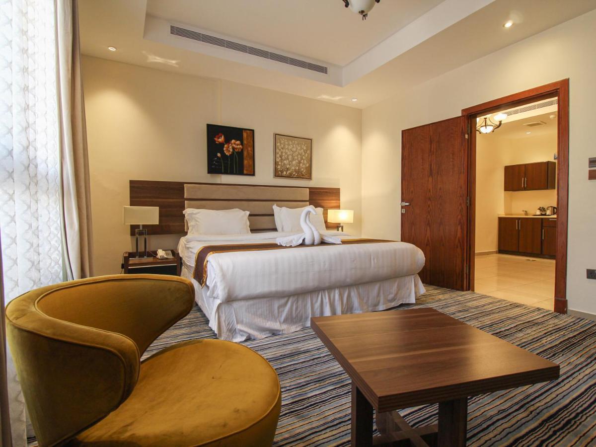 Friesian Hotel Suites Jidda Exteriör bild