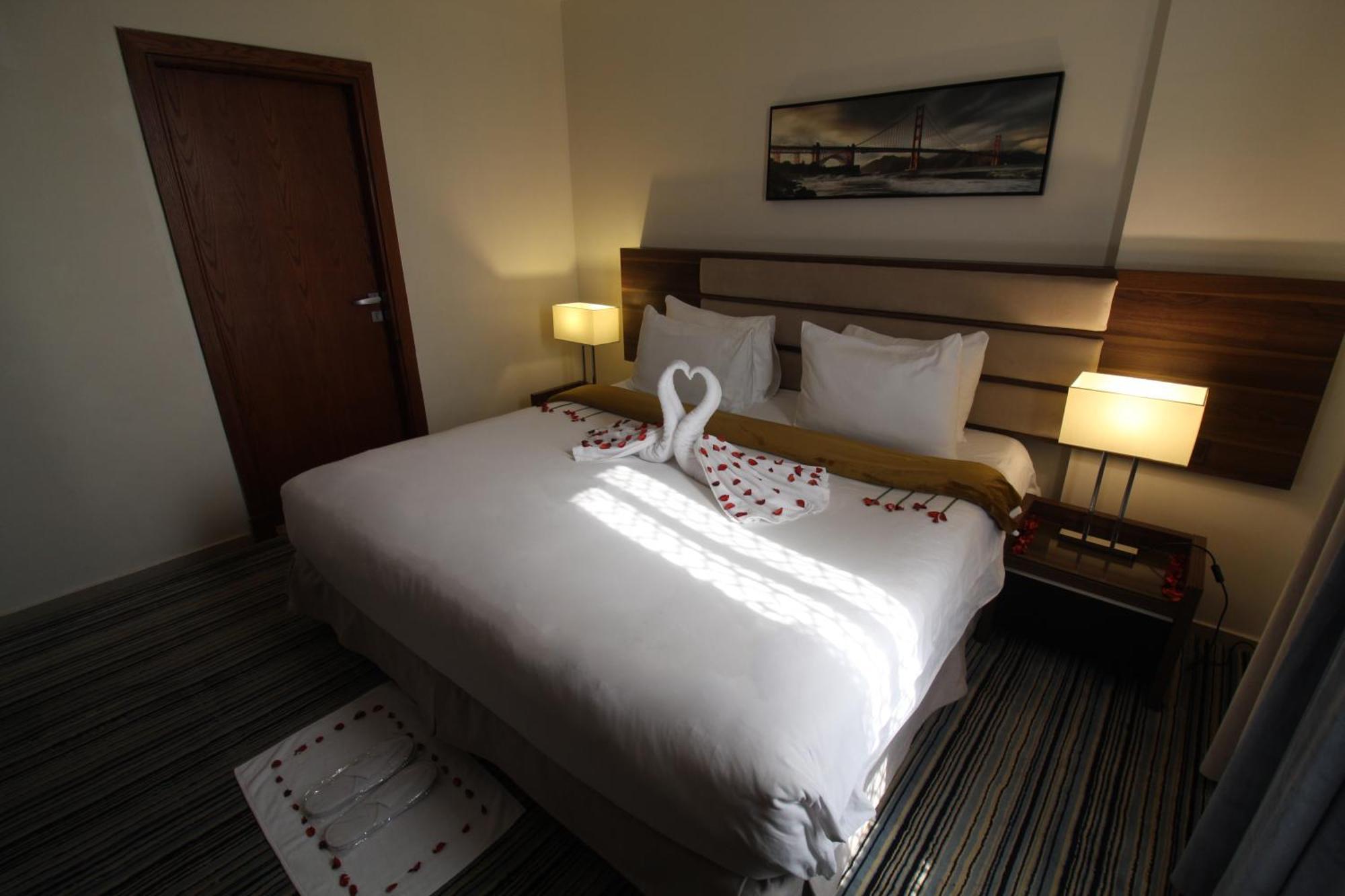 Friesian Hotel Suites Jidda Exteriör bild